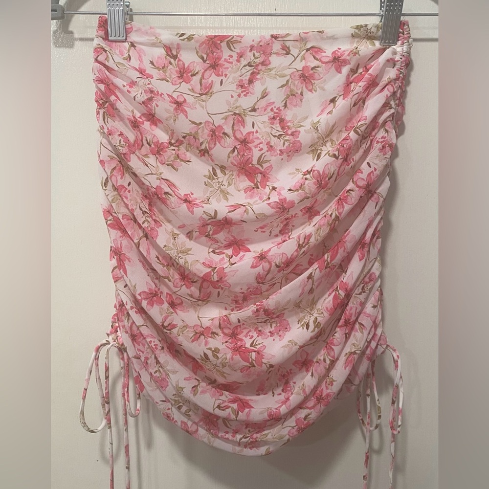 EUC Skylar + Madison Pink and White Floral Skirt size Small